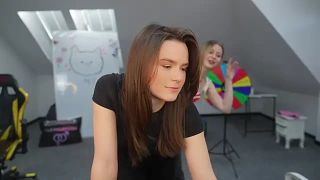 AriaAstra live cam