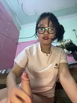 Leeeeiu live cam