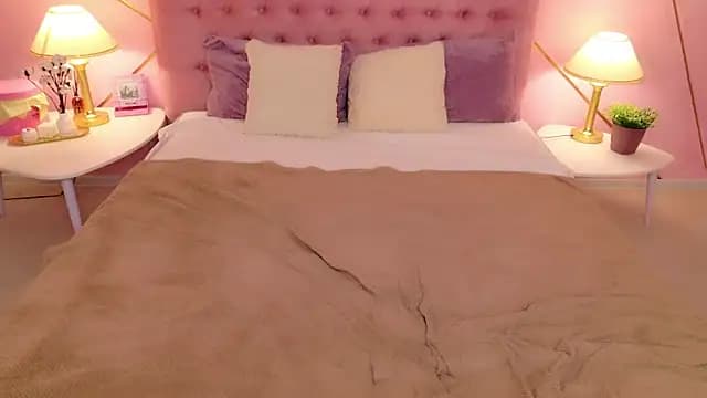 Bella_Cloud live cam