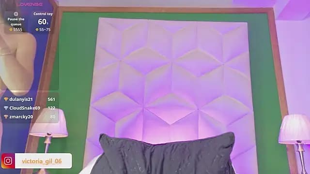 queen__violet live cam