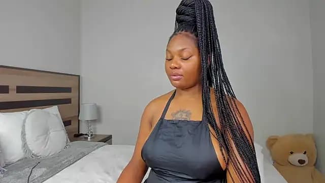 Renee-18 live cam on Stripchat