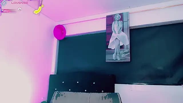 Kendall_hornyy live cam