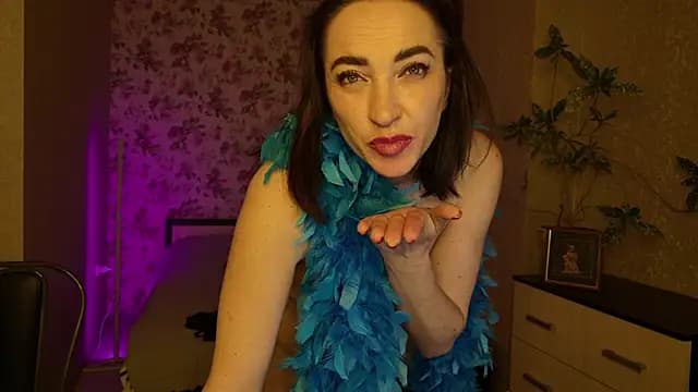 AnneHaddaway live cam