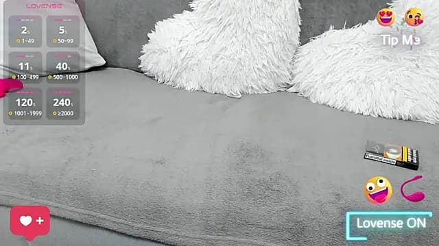 MiaKiittyy live cam