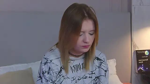 Mila_blum live cam