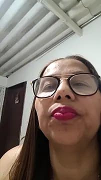 Ladymilf12 live cam