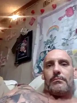 ClydeCan409 live cam