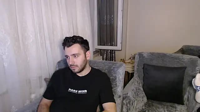 handsomeee04 live cam