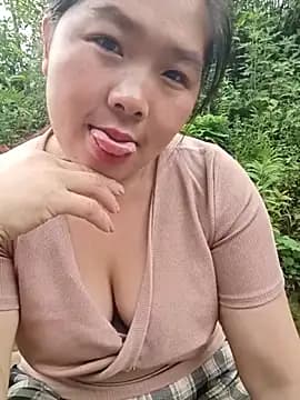 quynhkoolbae live cam