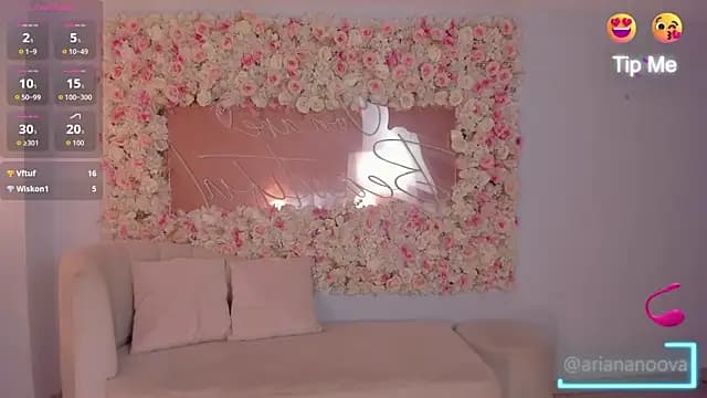ArianaNova live cam