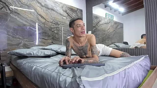 logan-wollf live cam