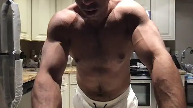BigGuyMuscle live cam