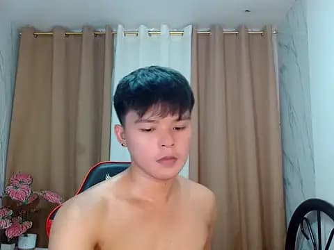 yourhotasiandoms live cam on Stripchat