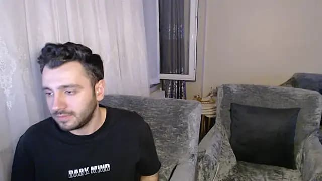 handsomeee04 live cam