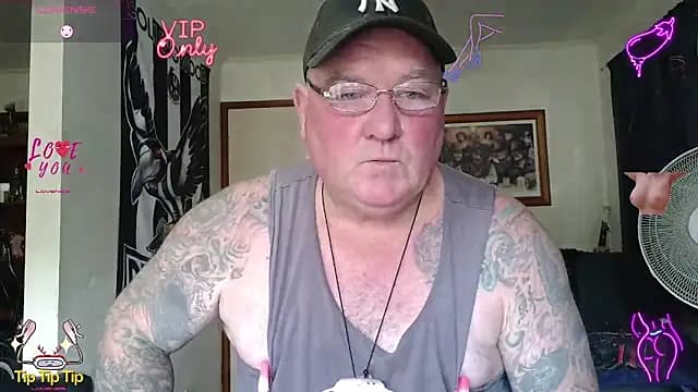 KINKYBLUEYES69 live cam