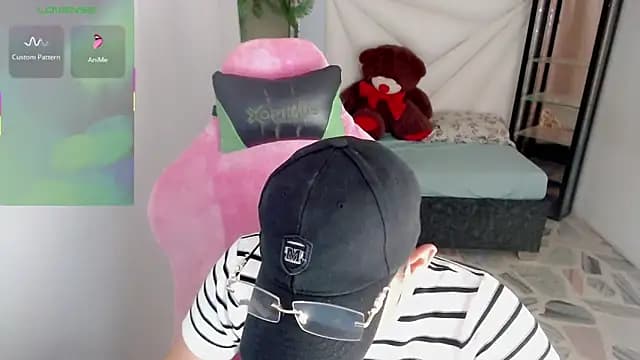 Top_and_bottom live cam