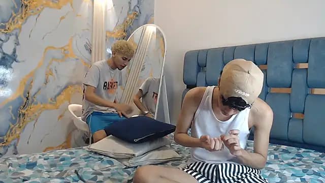YOUNG_BOYS_HELL live cam