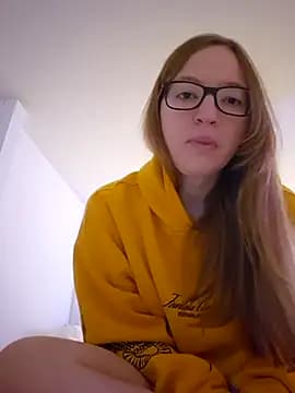 Freaky-Doll live cam