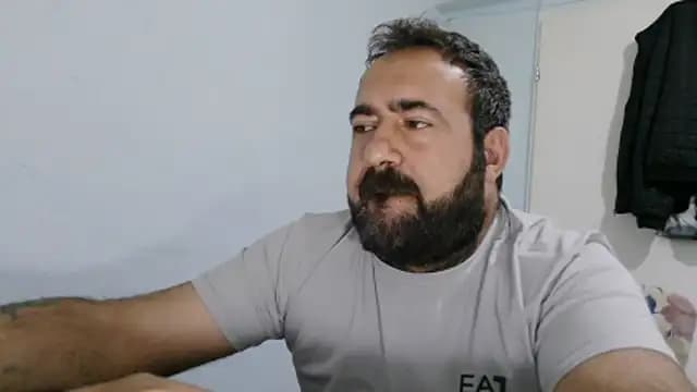 -dark-look live cam