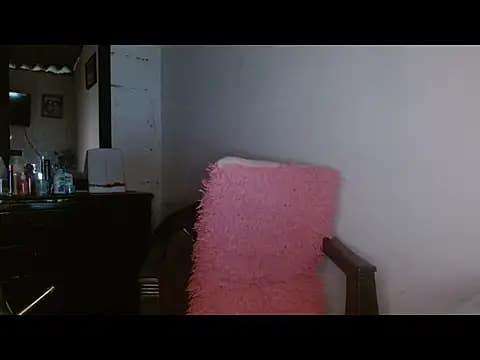 Larry-n-clouds live cam on Stripchat