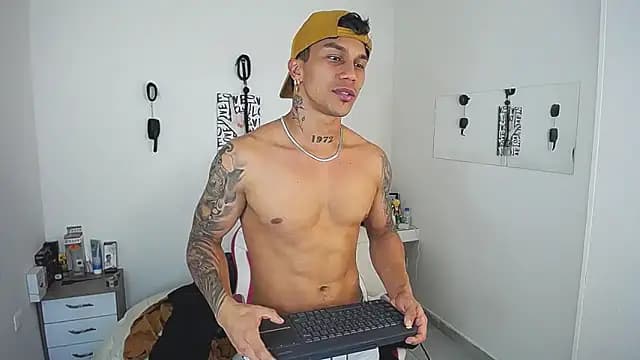 Leonard_Price live cam