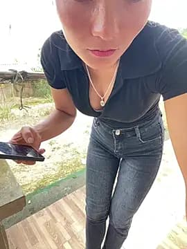 Felicity-1 live cam