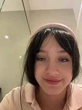MiaTee live cam