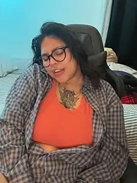 miacanela_xo live cam