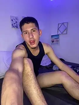 Danielkrdenass live cam
