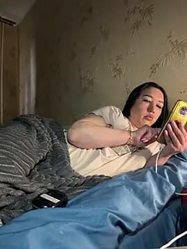 Naughtbaby_2025 live cam