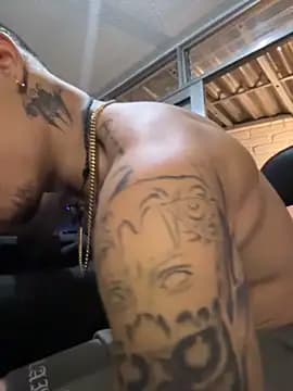 AlphaMasterXxx live cam