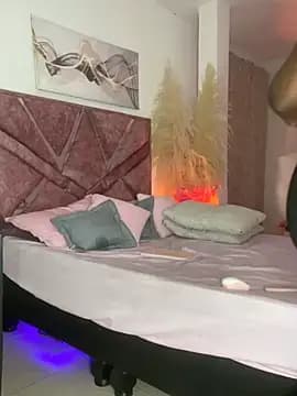 ZahhyFrequency live cam