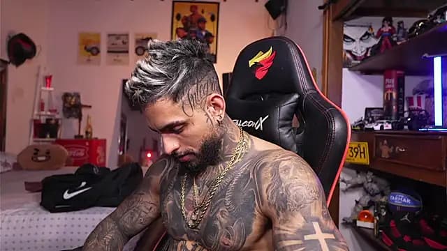logan_hugh8 live cam