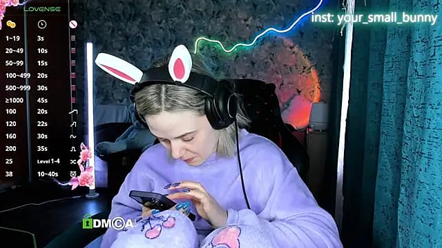 Your_small_bunny live cam