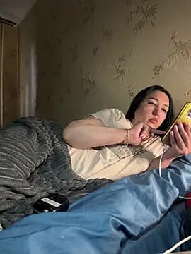Naughtbaby_2025 live cam