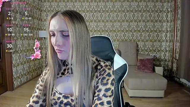Vi_Luxy live cam on Stripchat