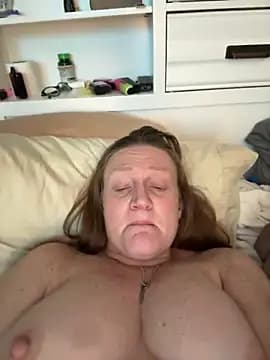 Kellilyn10 live cam