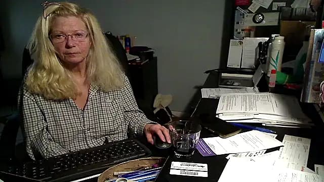 XTRAHORNYONE live cam