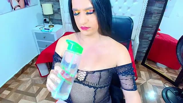 TRINY_TS live cam