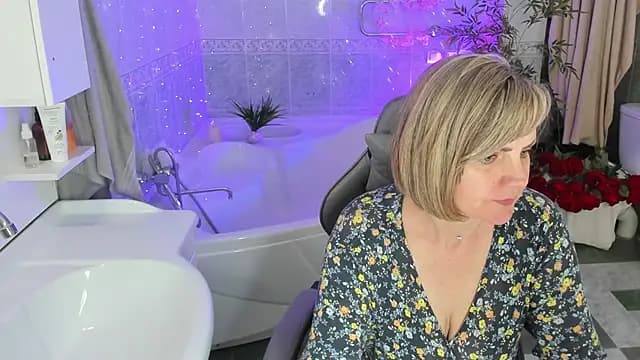 BettyGibsonn live cam