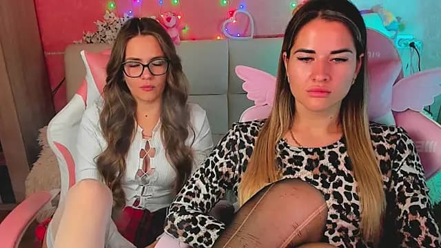 hotty_girls_here live cam