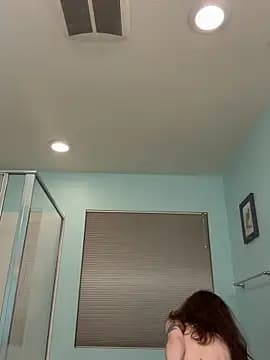 Raevyn live cam