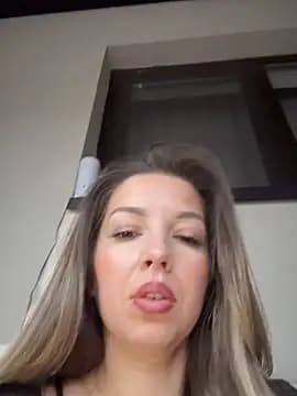SoniaDeviis live cam