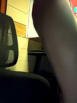 Aidakhan1212 live cam