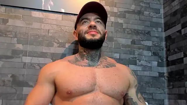 BruceDallas live cam