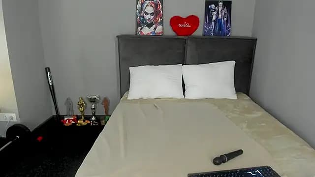 MuscleXXXBarbie live cam