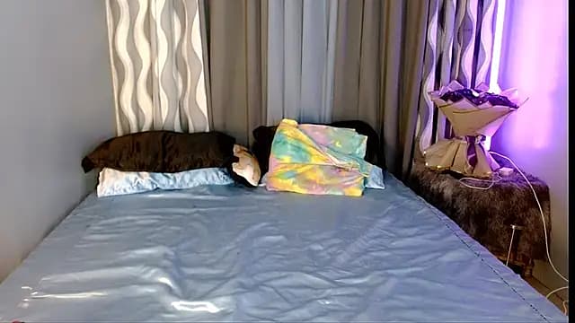 SweetLilly_18 live cam