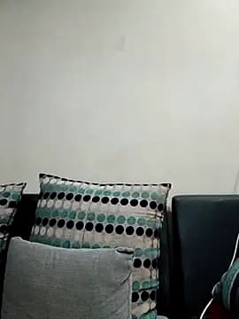 hornyriyanka live cam