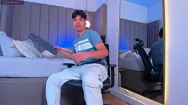 Benjamin_More live cam