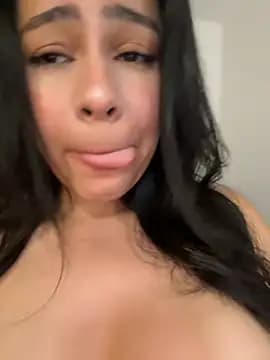 CuteKira7 live cam on Stripchat